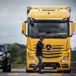 MERCEDES-BENZ показала новые цифровые технологии безопасности